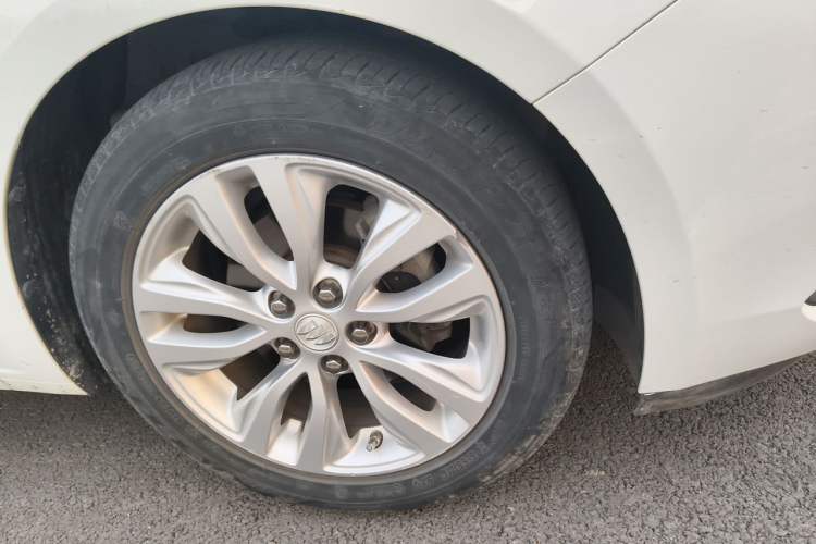 Used Buick GT 2021 Exemplar 1.5L Automatic Elite Version Right Front Wheel Hub
