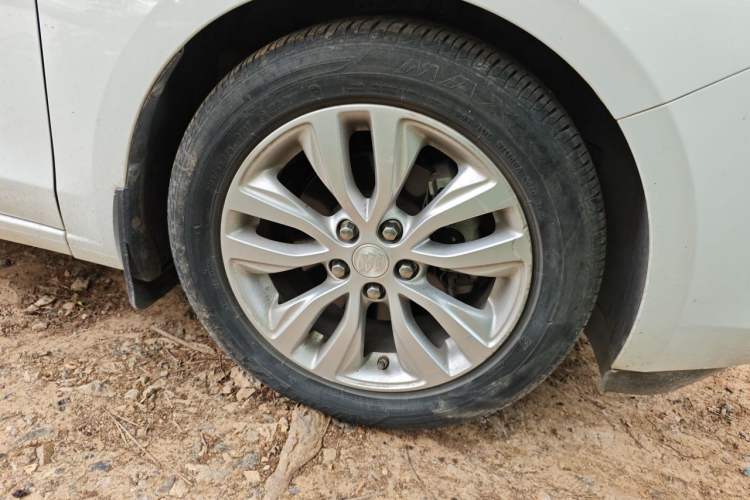 Used Buick GT 2021 Exemplar 1.5L Automatic Elite Version Right Front Wheel Hub