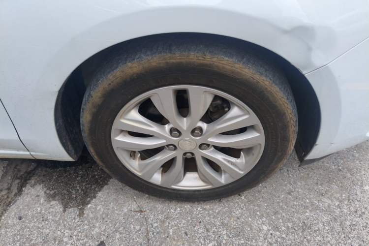 Used Buick GT 2021 Revised Version Flagship 1.5L Automatic Elite Edition Right Front Wheel Hub
