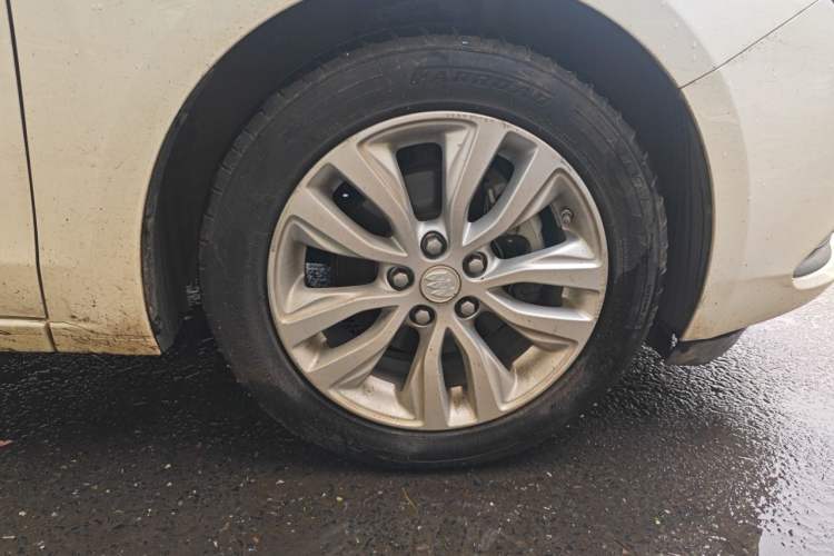 Used Buick GT 2021 Revised Version Flagship 1.5L Automatic Elite Edition Right Front Wheel Hub