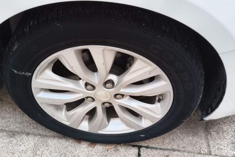 Used Buick GT 2021 Exemplar 1.5L Automatic Elite Version Right Front Wheel Hub