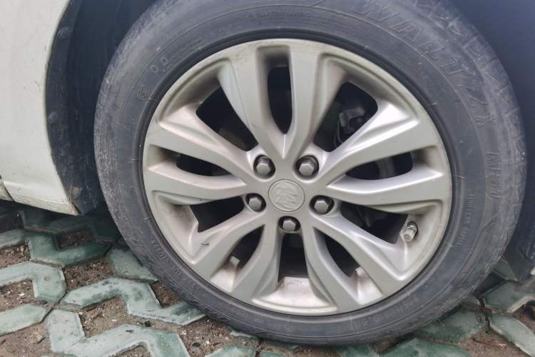 Used Buick GT 2021 Revised Version Flagship 1.5L Automatic Elite Edition Right Front Wheel Hub