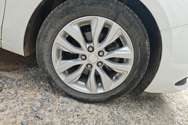 Used Buick GT 2021 Exemplar 1.5L Automatic Entry-Level Trim Right Front Wheel Hub