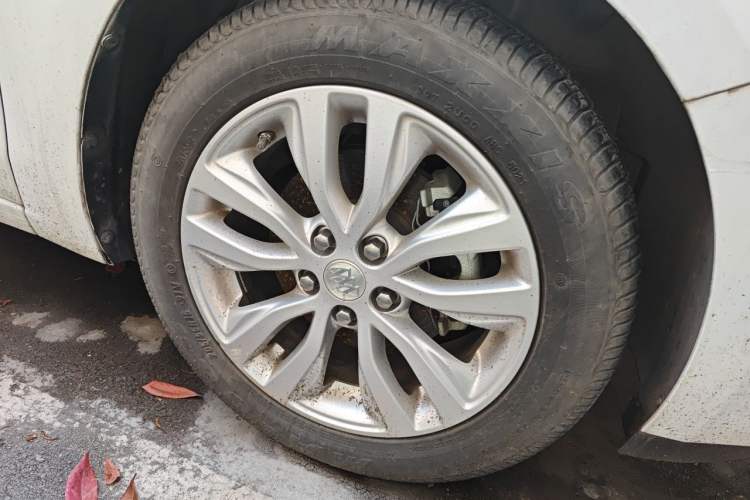 Used Buick GT 2021 Revised Version Flagship 1.5L Automatic Elite Edition Right Front Wheel Hub