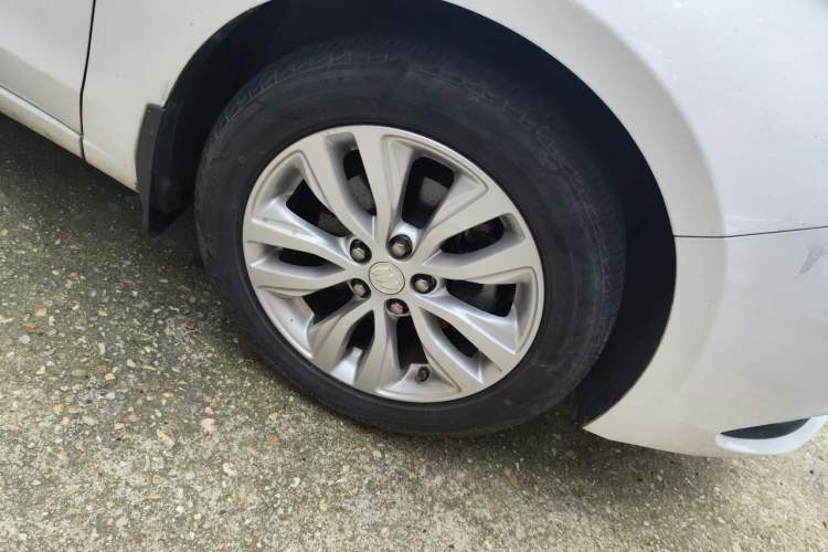 Used Buick GT 2021 Revised Version Flagship 1.5L Automatic Elite Edition Right Front Wheel Hub