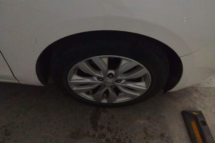 Used Buick GT 2021 Revised Version Flagship 1.5L Automatic Elite Edition Right Front Wheel Hub