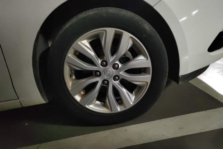 Used Buick GT 2021 Revised Version Flagship 1.5L Automatic Elite Edition Right Front Wheel Hub