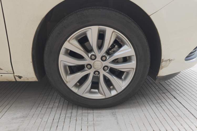 Used Buick GT 2021 Exemplar 1.5L Automatic Elite Version Right Front Wheel Hub