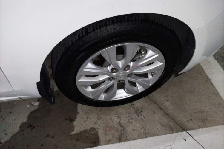 Used Buick GT 2021 Revised Version Flagship 1.5L Automatic Elite Edition Right Front Wheel Hub