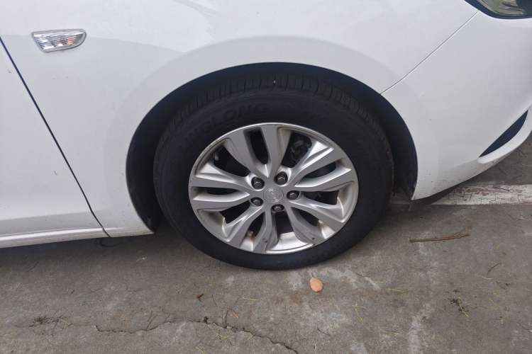 Used Buick GT 2021 Revised Version Flagship 1.5L Automatic Elite Edition Right Front Wheel Hub