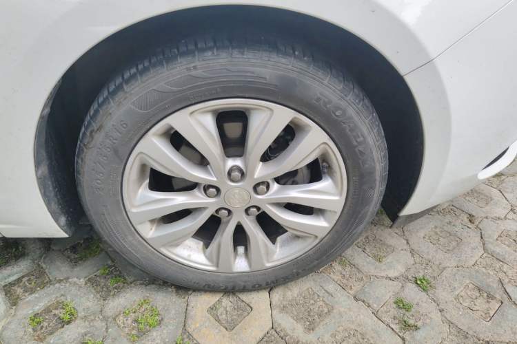 Used Buick GT 2021 Exemplar 1.5L Automatic Elite Version Right Front Wheel Hub