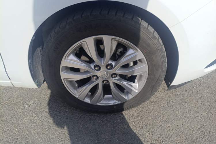 Used Buick GT 2021 Revised Version Flagship 1.5L Automatic Elite Edition Right Front Wheel Hub