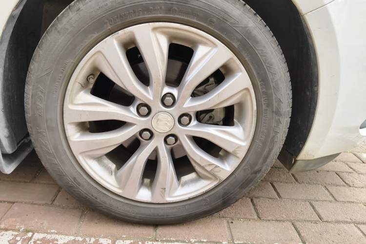 Used Buick GT 2021 Revised Version Flagship 1.5L Automatic Elite Edition Right Front Wheel Hub