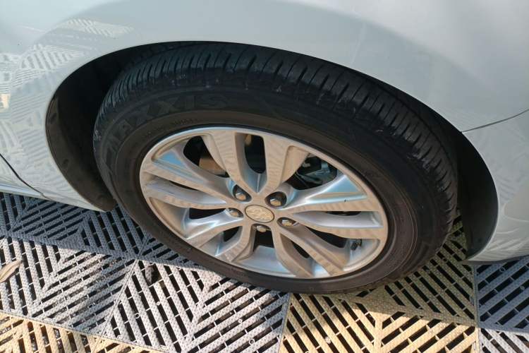 Used Buick GT 2021 Revised Version Flagship 1.5L Automatic Elite Edition Right Front Wheel Hub