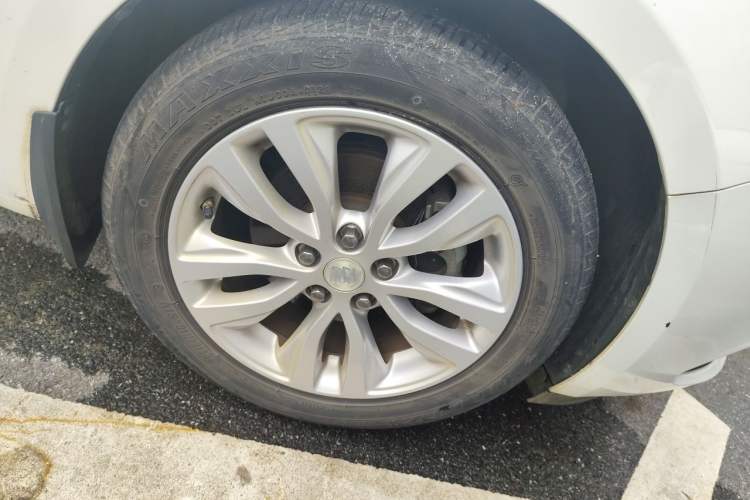 Used Buick GT 2021 Revised Version Flagship 1.5L Automatic Elite Edition Right Front Wheel Hub