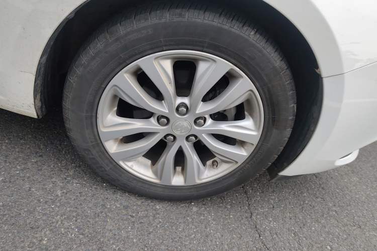 Used Buick GT 2021 Exemplar 1.5L Automatic Elite Version Right Front Wheel Hub