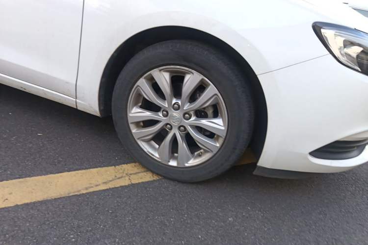 Used Buick GT 2021 Revised Version Flagship 1.5L Automatic Elite Edition Right Front Wheel Hub