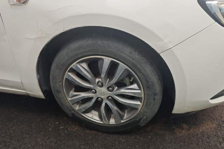 Used Buick GT 2021 Revised Version 1.3T Automatic Mild Hybrid Elite Edition Right Front Wheel Hub