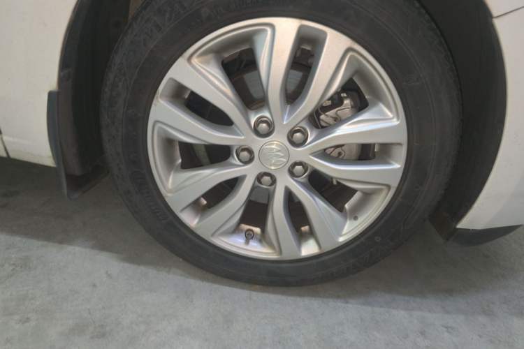 Used Buick GT 2021 Revised Version Flagship 1.5L Automatic Elite Edition Right Front Wheel Hub