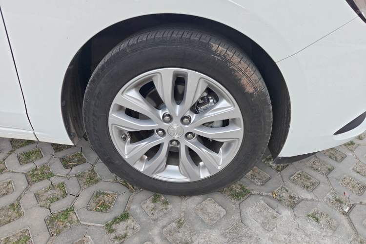 Used Buick GT 2021 Revised Version Flagship 1.5L Automatic Elite Edition Right Front Wheel Hub