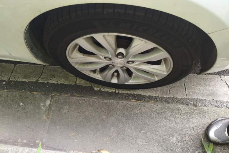 Used Buick GT 2021 Revised Version Flagship 1.5L Automatic Elite Edition Right Front Wheel Hub