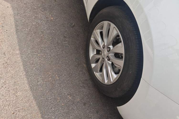 Used Buick GT 2021 Revised Version Flagship 1.5L Automatic Elite Edition Right Front Wheel Hub