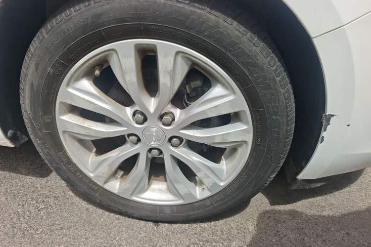Used Buick GT 2021 Revised Version Flagship 1.5L Automatic Elite Edition Right Front Wheel Hub