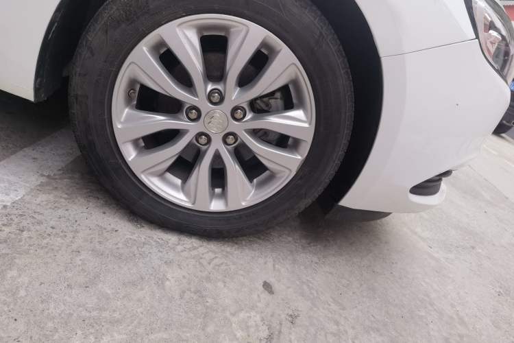 Used Buick GT 2021 Revised Version Flagship 1.5L Automatic Elite Edition Right Front Wheel Hub