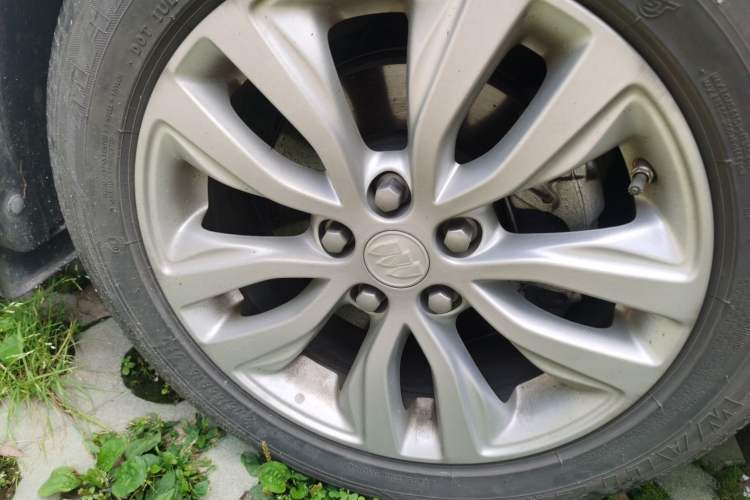 Used Buick GT 2021 Revised Version Flagship 1.5L Automatic Elite Edition Right Front Wheel Hub