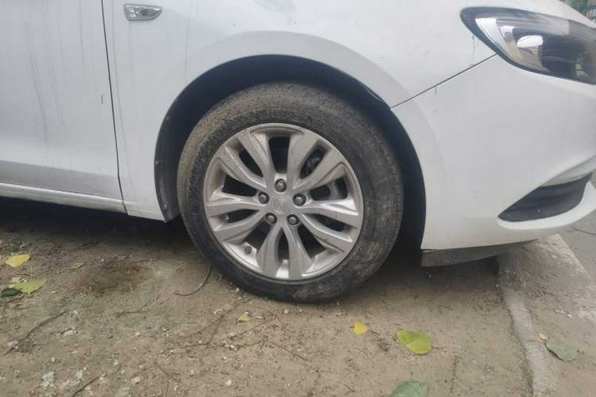 Used Buick GT 2021 Revised Version Flagship 1.5L Automatic Elite Edition Right Front Wheel Hub