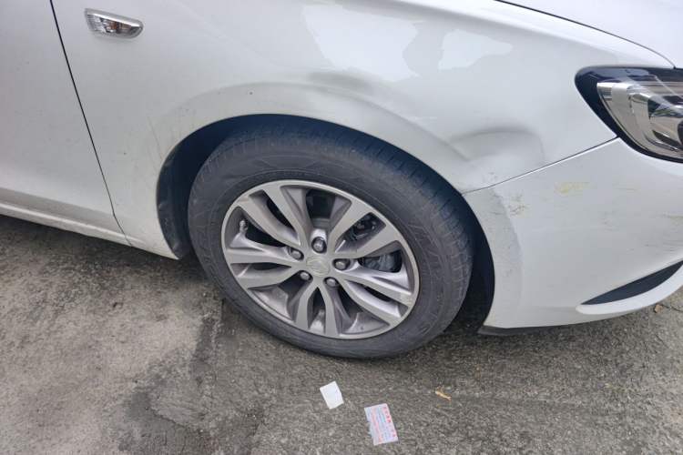 Used Buick GT 2021 Revised Version 1.3T Automatic Mild Hybrid Elite Edition Right Front Wheel Hub