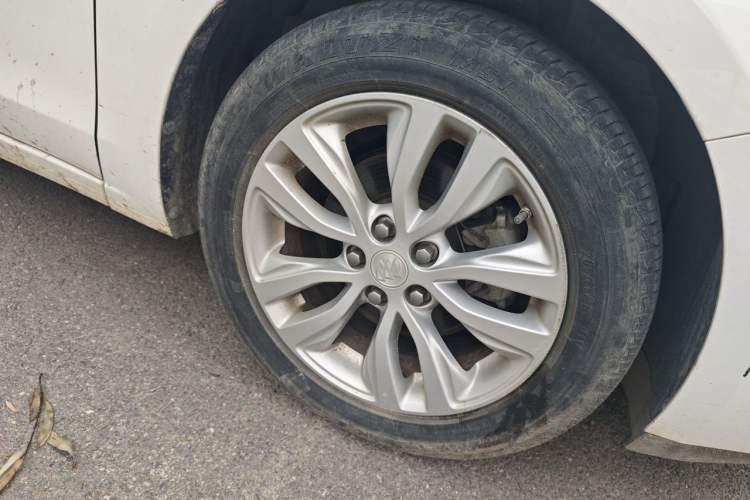 Used Buick GT 2021 Exemplar 1.5L Automatic Elite Version Right Front Wheel Hub