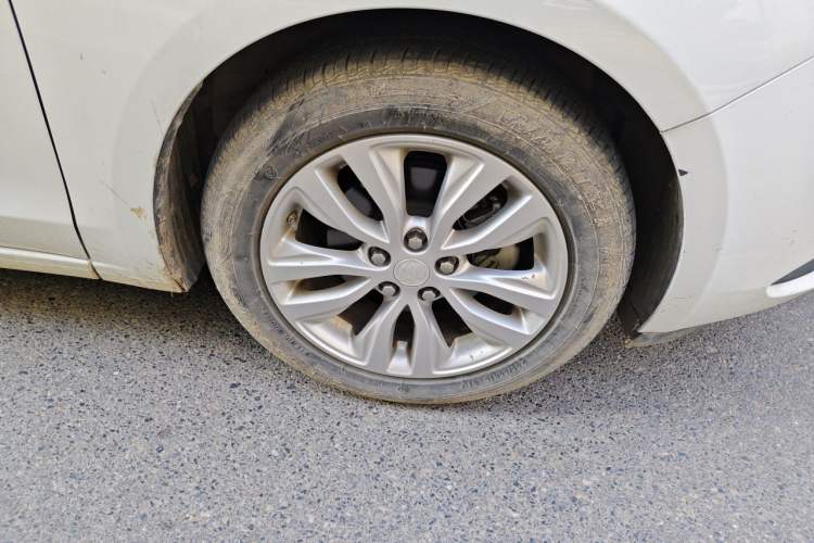 Used Buick GT 2021 Revised Version Flagship 1.5L Automatic Elite Edition Right Front Wheel Hub