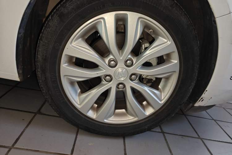 Used Buick GT 2021 Revised Version Flagship 1.5L Automatic Elite Edition Right Front Wheel Hub