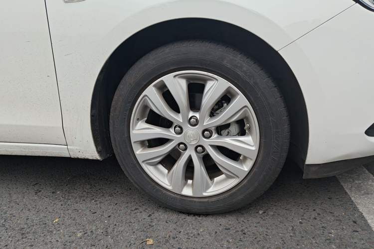 Used Buick GT 2021 Exemplar 1.5L Automatic Elite Version Right Front Wheel Hub
