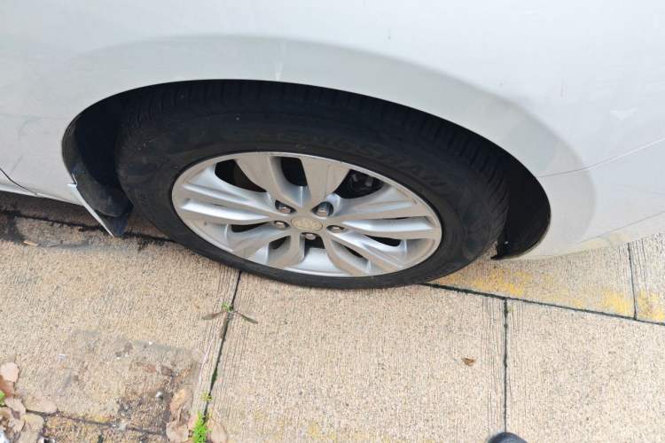 Used Buick GT 2021 Revised Version Flagship 1.5L Automatic Elite Edition Right Front Wheel Hub
