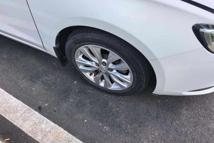 Used Buick GT 2021 Revised Version Flagship 1.5L Automatic Elite Edition Right Front Wheel Hub