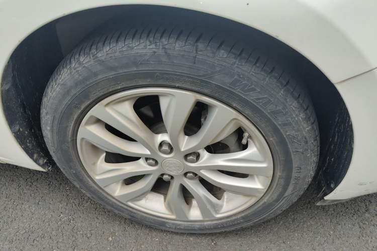 Used Buick GT 2021 Exemplar 1.5L Automatic Entry-Level Trim Right Front Wheel Hub