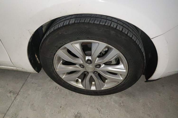 Used Buick GT 2021 Revised Version Flagship 1.5L Automatic Elite Edition Right Front Wheel Hub