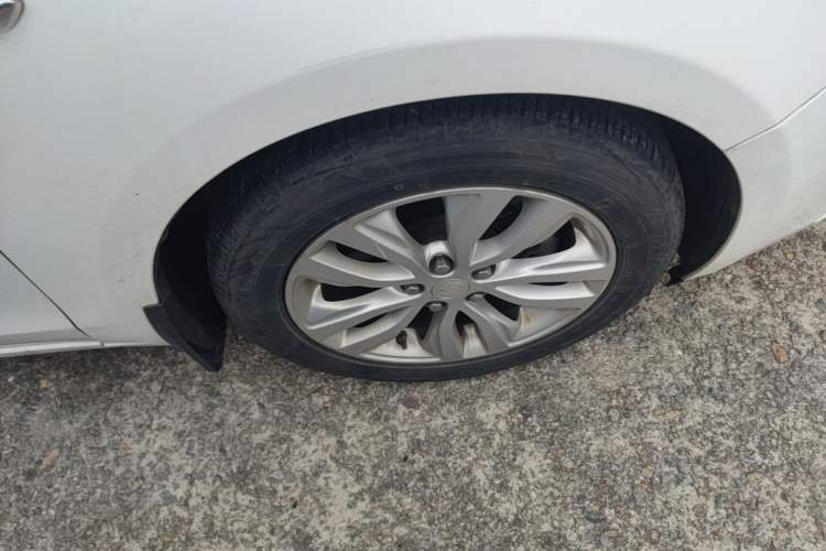 Used Buick GT 2021 Revised Version Flagship 1.5L Automatic Elite Edition Right Front Wheel Hub