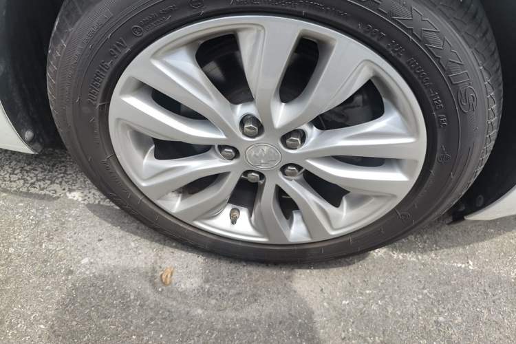 Used Buick GT 2021 Revised Version Flagship 1.5L Automatic Elite Edition Right Front Wheel Hub