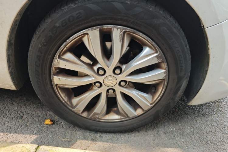 Used Buick GT 2021 Revised Version Flagship 1.5L Automatic Elite Edition Right Front Wheel Hub