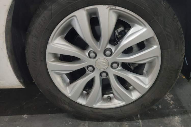 Used Buick GT 2021 Revised Version Flagship 1.5L Automatic Elite Edition Right Front Wheel Hub