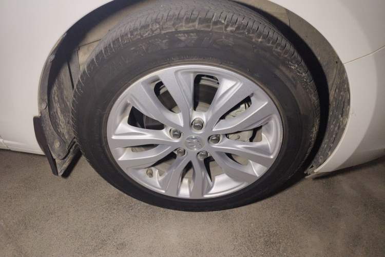 Used Buick GT 2021 Revised Version Flagship 1.5L Automatic Elite Edition Right Front Wheel Hub