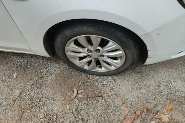Used Buick GT 2021 Revised Version Flagship 1.5L Automatic Elite Edition Right Front Wheel Hub