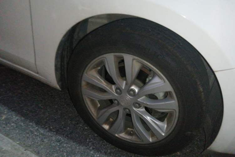 Used Buick GT 2021 Exemplar 1.5L Automatic Elite Version Right Front Wheel Hub
