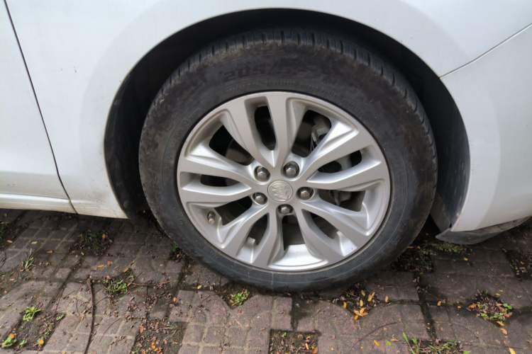 Used Buick GT 2021 Exemplar 1.5L Automatic Elite Version Right Front Wheel Hub