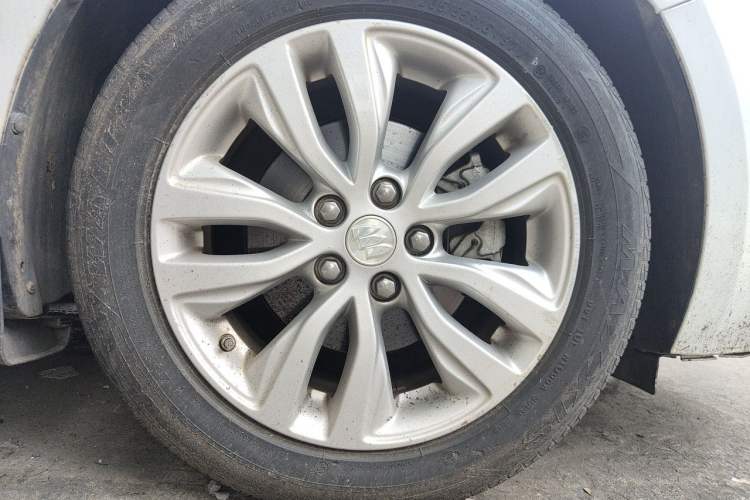 Used Buick GT 2021 Revised Version Flagship 1.5L Automatic Elite Edition Right Front Wheel Hub