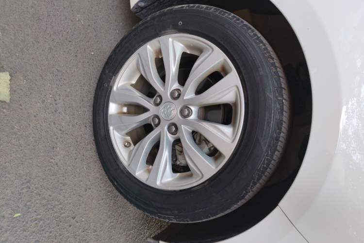 Used Buick GT 2021 Revised Version Flagship 1.5L Automatic Elite Edition Right Front Wheel Hub