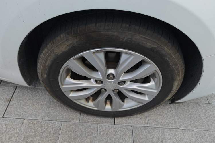Used Buick GT 2021 Exemplar 1.5L Automatic Elite Version Right Front Wheel Hub